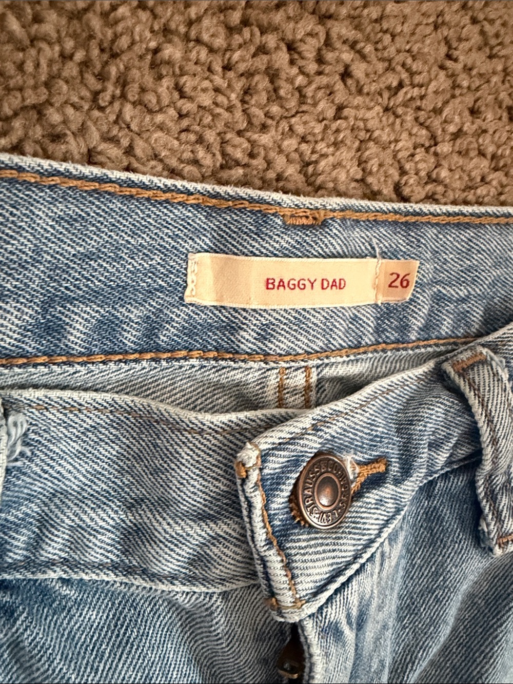 Levi’s baggy dad light wash 26 - Picture 2 of 3